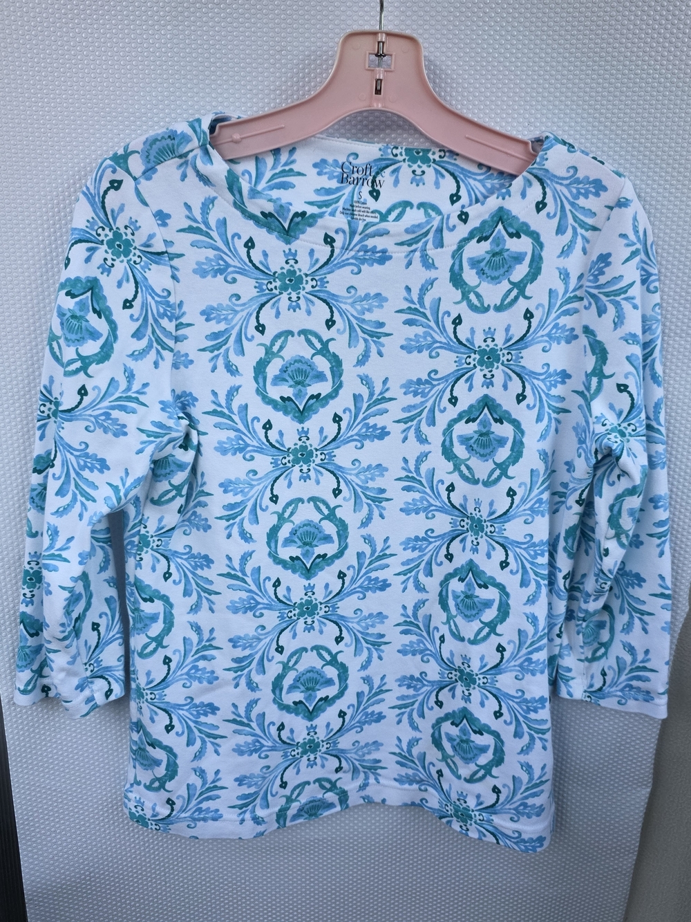 croft & barrow White Top with Teal Blue Floral Medallion Print